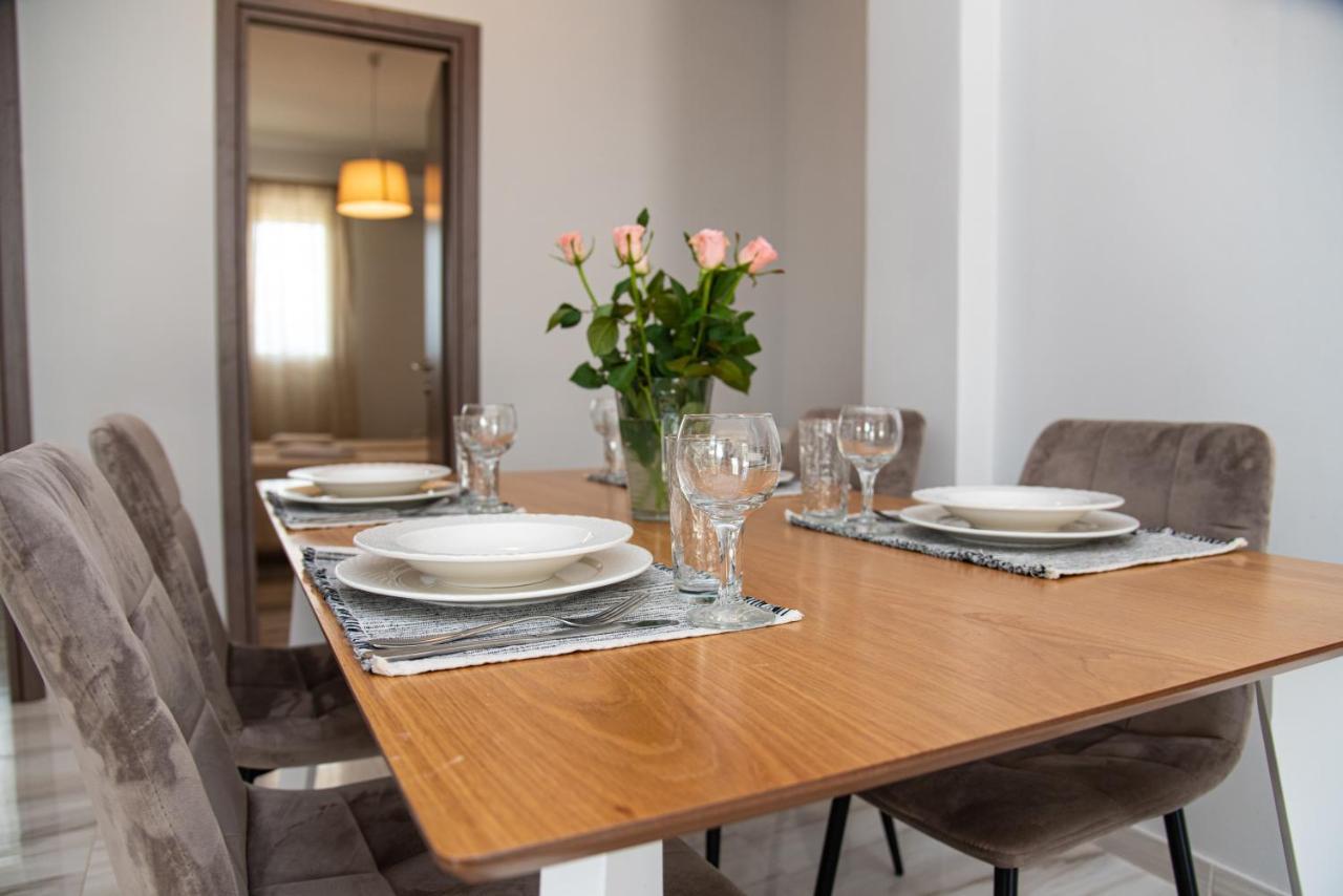 Mármaron Lydia'S Apartments מראה חיצוני תמונה